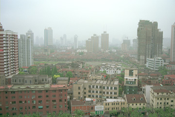 �z�e�����猩����C�̊X