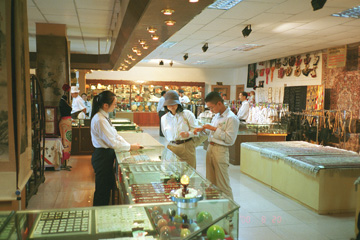 �x�e���̔��X