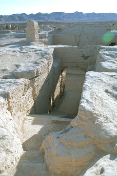 �n�����ւ̊K�i