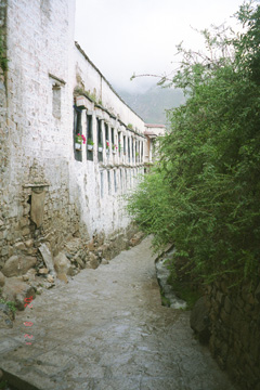 �f�v�����̍⓹